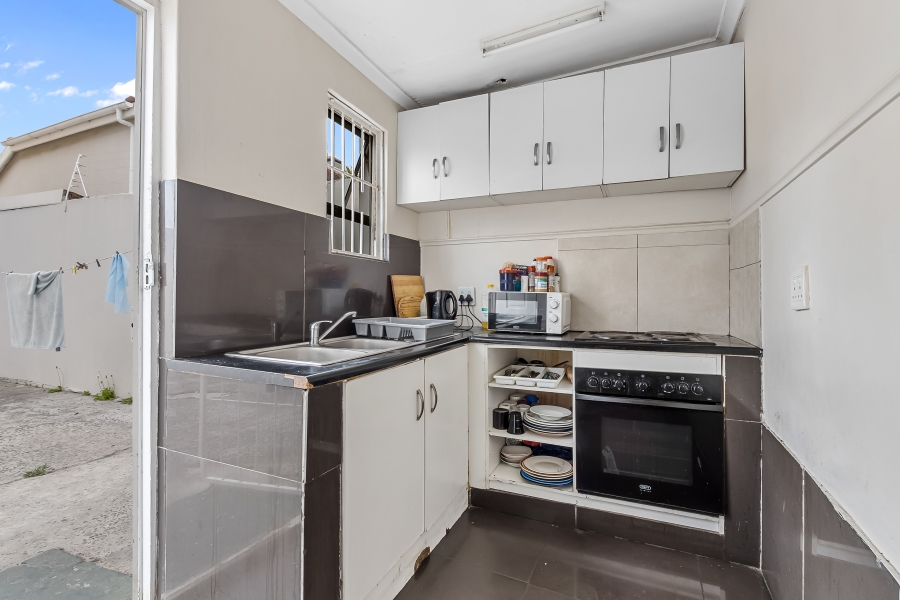 10 Bedroom Property for Sale in Observatory Western Cape